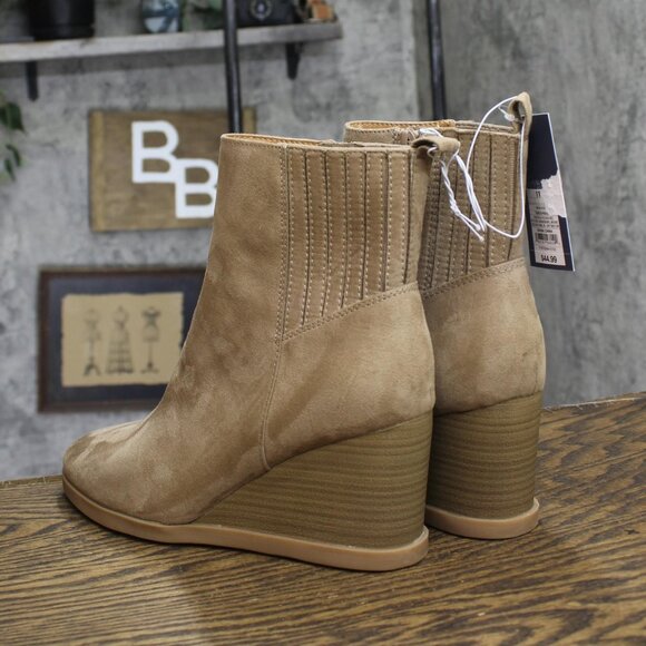 NWT Universal Thread Womens Cypress Winter Boots 88375529 Taupe Brown 11M - Picture 6 of 10